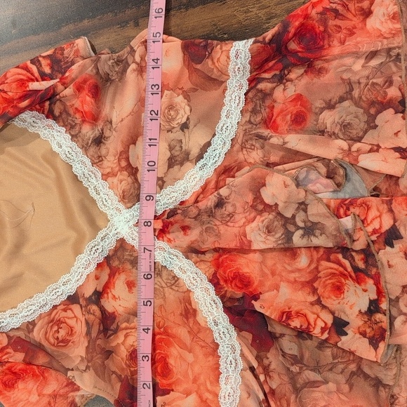 Rebellious Dreamer Blouse, Floral, layered on the bottom, size Medium Junior,New - Picture 8 of 8